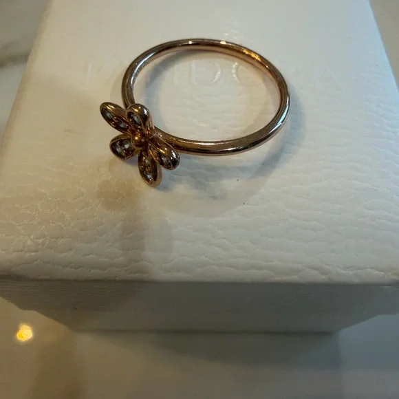 Pandora Rose Gold Dazzling Daisy Flower Ring!! - Picture 2 of 4